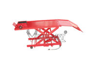 Υδραυλικός κόκκινος ανυψωτικός επιτραπέζιος εξοπλισμός αέρα με το πλαίσιο υποστήριξης και 360kg στην ικανότητα 675kg