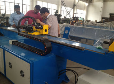 CNC 50mm κάμπτοντας μηχανή σωλήνων μετάλλων για τα έπιπλα με τη σερβο μηχανή της Mitsubishi